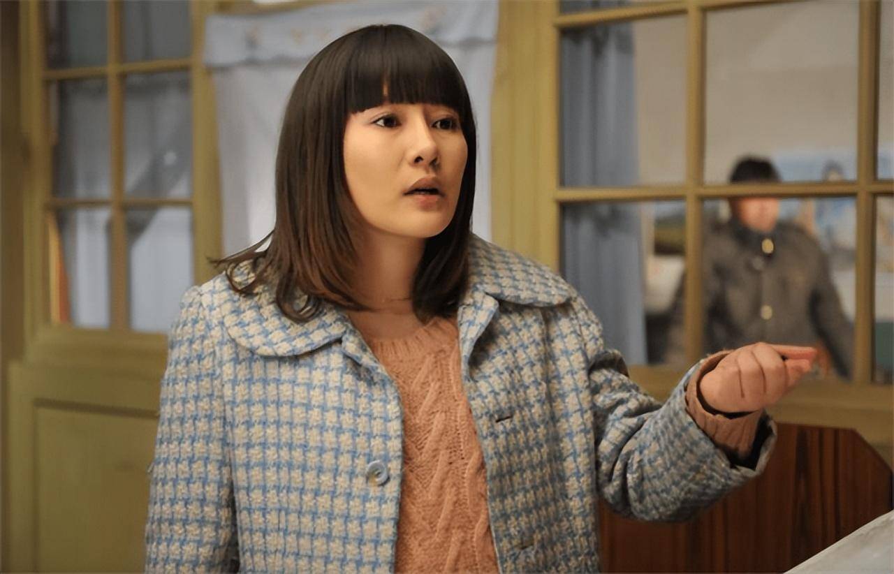 侯耀文后婚内出轨现55岁与女儿像姐妹新利娱乐女演员袁茵现状：嫁大20岁(图10)
