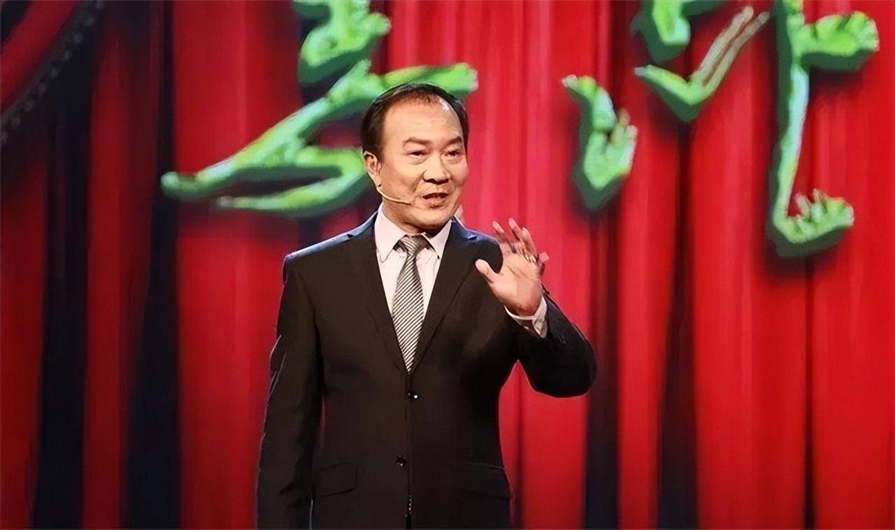侯耀文后婚内出轨现55岁与女儿像姐妹新利娱乐女演员袁茵现状：嫁大20岁(图12)